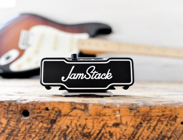 JamStack-Attachable-Guitar-Amplifier-08.jpg